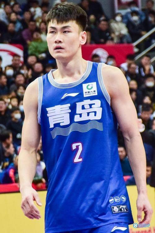 浙江男篮客场击败青岛男篮，取得胜利