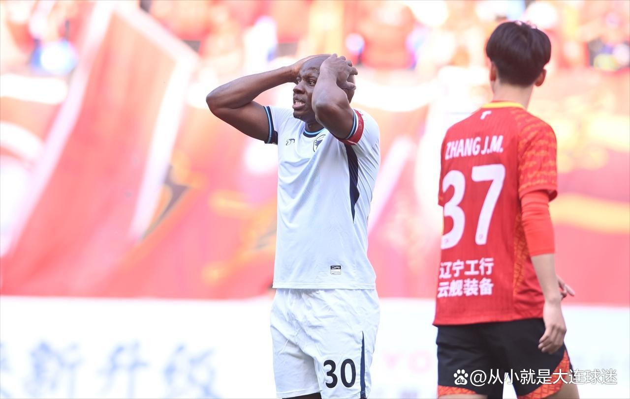 包含足协杯-阿齐兹传射戴维森建功西海岸2-0大连鲲城进8强的词条